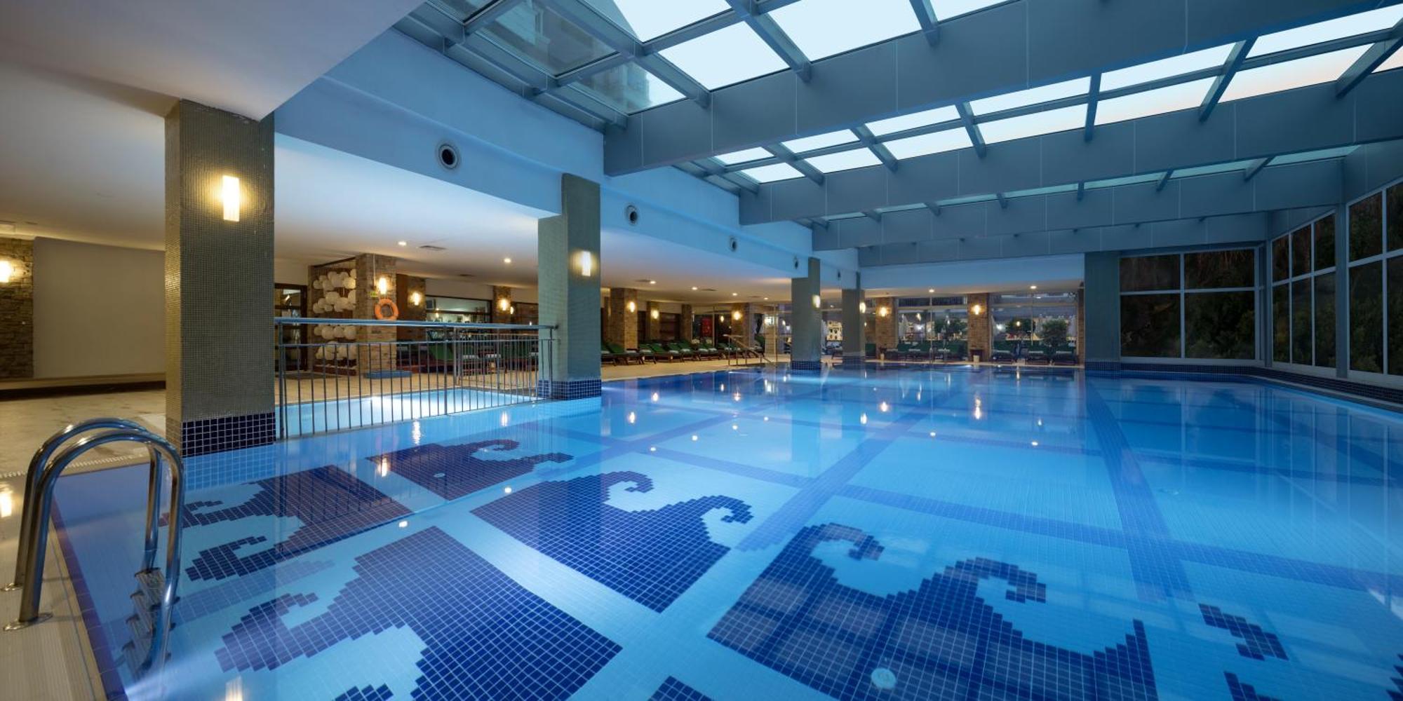 Trendy Aspendos 5* Side